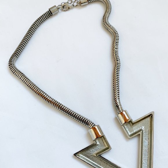 FOREVER 21 | SILVER ARROW STATEMENT NECKLACE - Picture 7 of 7